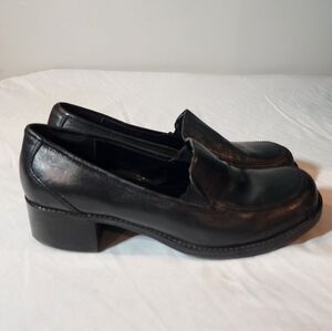 Bass Classic Black Women's Slip On Heeled Loafers 10W Has Some Wear